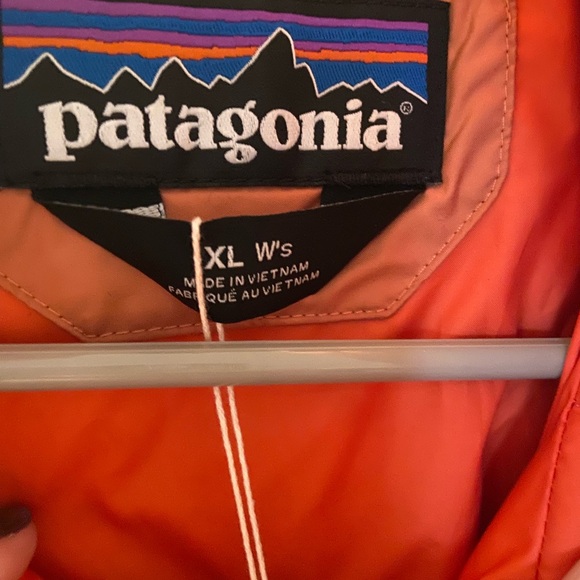 Pantagonia Lost Canyon Vest in Sienna Clay- XL. NWT - Picture 4 of 5